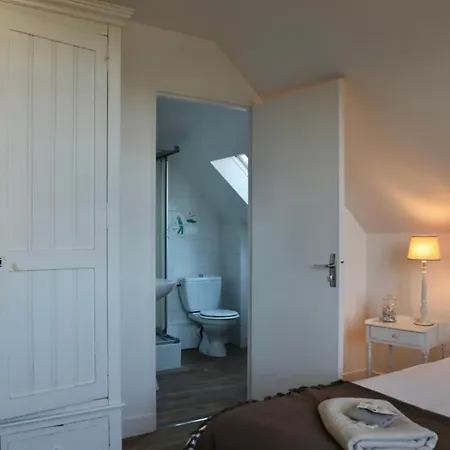 Traditional Normandy House At 3 Km From The Saint-Georges-de-la-Riviere